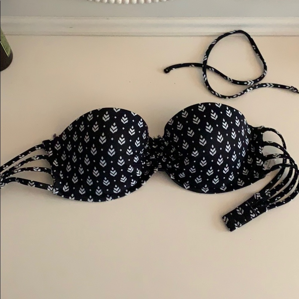Black and white bikini top